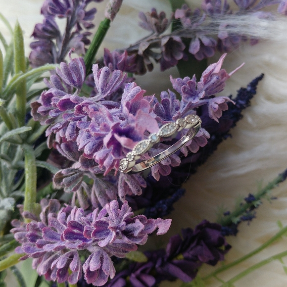 NEW 925 Beautiful lab created simulated diamond band - Picture 3 of 6